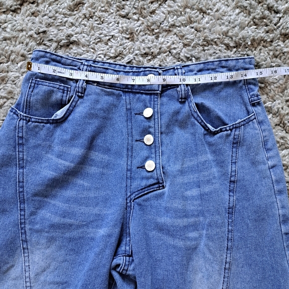 Misslook | Blue button up fly straight leg women's jean with styled fade - Picture 9 of 10